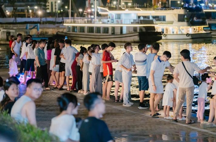 Ngất ngây “đại tiệc pháo hoa” bừng sáng Vịnh Kỳ Quan- Ảnh 7.