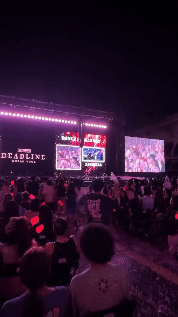Cảnh tượng xấu xí trong concert BLACKPINK: Khán giả chen lấn hỗn loạn, hắt “nước bẩn” để trả thù- Ảnh 3.