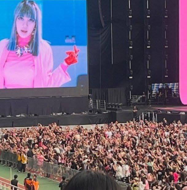 Màn lộ diện gây bão của thành viên BTS và mối quan hệ giữa các “đỉnh lưu” Kpop với BLACKPINK- Ảnh 8.