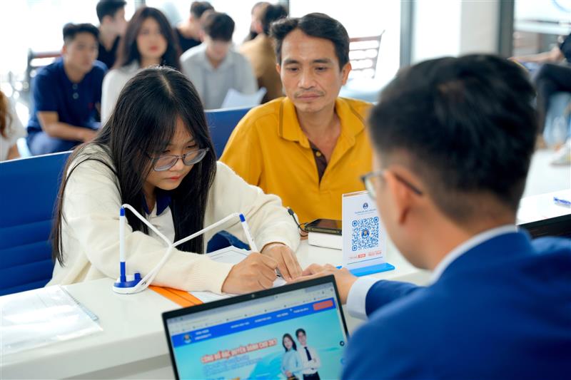 Trường Đại học Văn Hiến dành tặng thí sinh học bổng tương đương 50% học phí học kỳ 1- Ảnh 1.