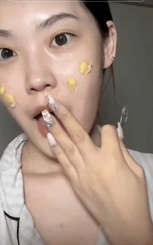 Hũ vitamin C "lạ đời" được beauty blogger thi nhau review: Da căng mướt, vết thâm mờ hẳn sau vài ngày- Ảnh 2. Hũ vitamin C "lạ đời" được beauty blogger thi nhau review: Da căng mướt, vết thâm mờ hẳn sau vài ngày- Ảnh 2.
