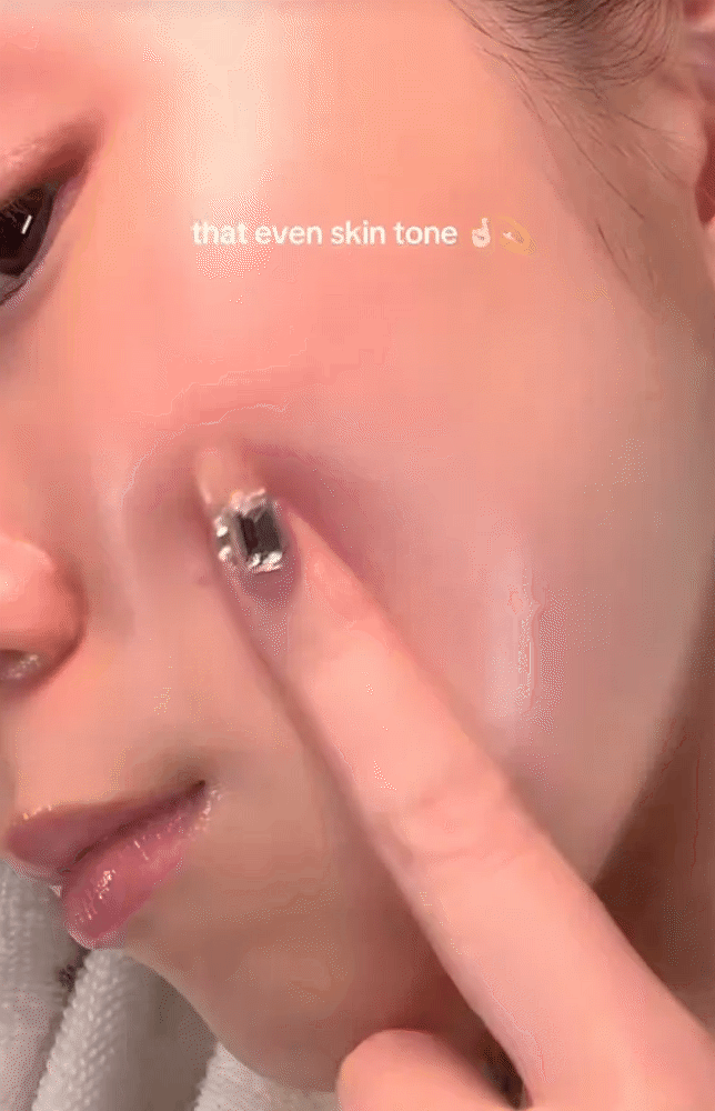 Hũ vitamin C "lạ đời" được beauty blogger thi nhau review: Da căng mướt, vết thâm mờ hẳn sau vài ngày- Ảnh 10. Hũ vitamin C "lạ đời" được beauty blogger thi nhau review: Da căng mướt, vết thâm mờ hẳn sau vài ngày- Ảnh 10.