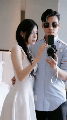 Văn Thanh tình tứ bên bạn gái "trâm anh thế phiệt", gây chú ý ở lễ cưới tuyển thủ Việt Nam và mẹ đơn thân- Ảnh 3.