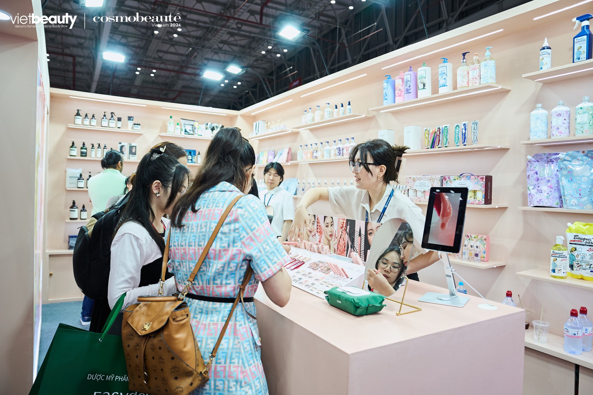 Chuỗi nguyên liệu làm đẹp quy tụ tại Vietbeauty & Cosmobeauté Vietnam 2025- Ảnh 3.