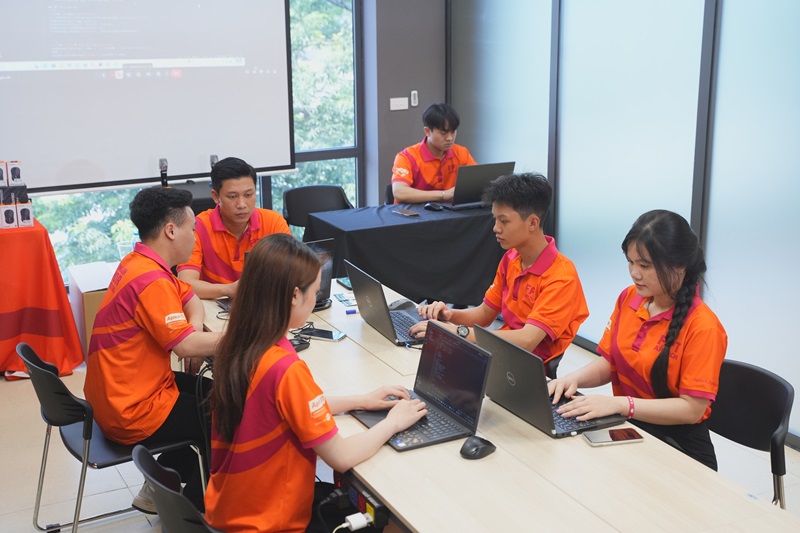 “3 năm - 2 bằng” và xu hướng học tích hợp: Lối tắt trở thành lập trình viên quốc tế- Ảnh 1.
