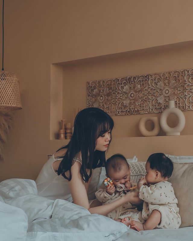 Nuôi 2 con nhỏ gần tuổi nhau, mẹ Hà Nội nhận ra sai lầm "chí mạng" khi con lớn bật khóc: Mẹ không thương con!- Ảnh 1. Nuôi 2 con nhỏ gần tuổi nhau, mẹ Hà Nội nhận ra sai lầm "chí mạng" khi con lớn bật khóc: Mẹ không thương con!- Ảnh 1.