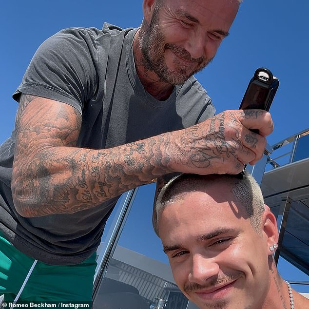David Beckham và 2 con trai ăn uống vui vẻ, cậu cả Brooklyn buồn thiu khi "hộ tống" vợ và mẹ vợ đi shopping- Ảnh 5.