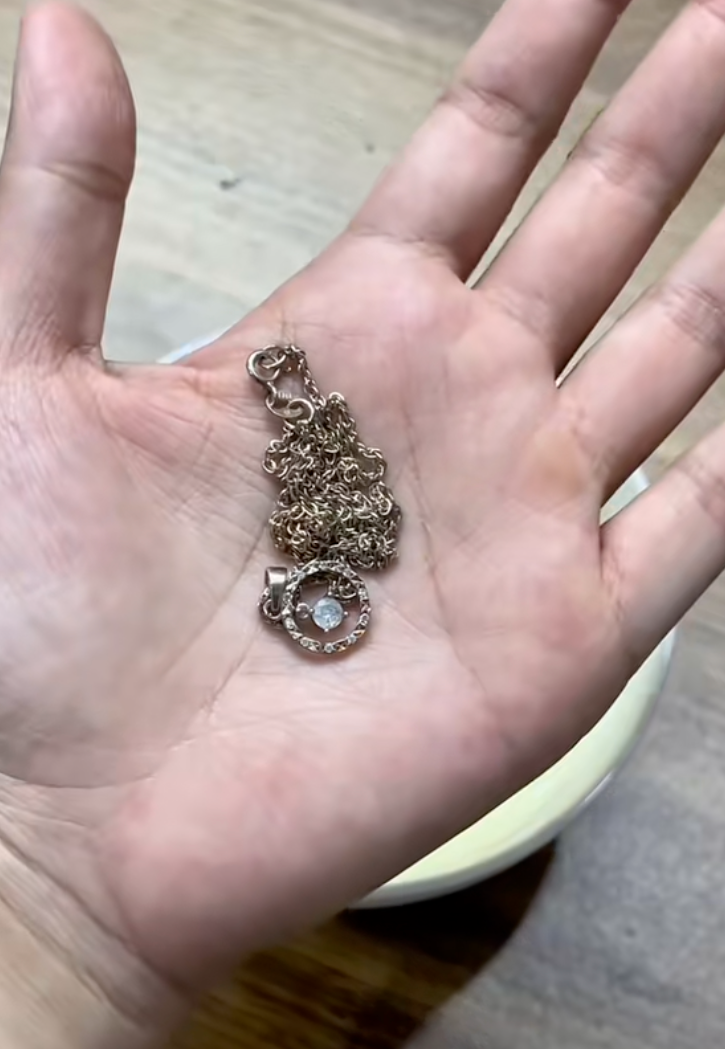 Mẹo đánh bóng trang sức xỉn màu chỉ 1 bước: Cô gái thử xong phải quay clip khoe vì quá bất ngờ- Ảnh 15.