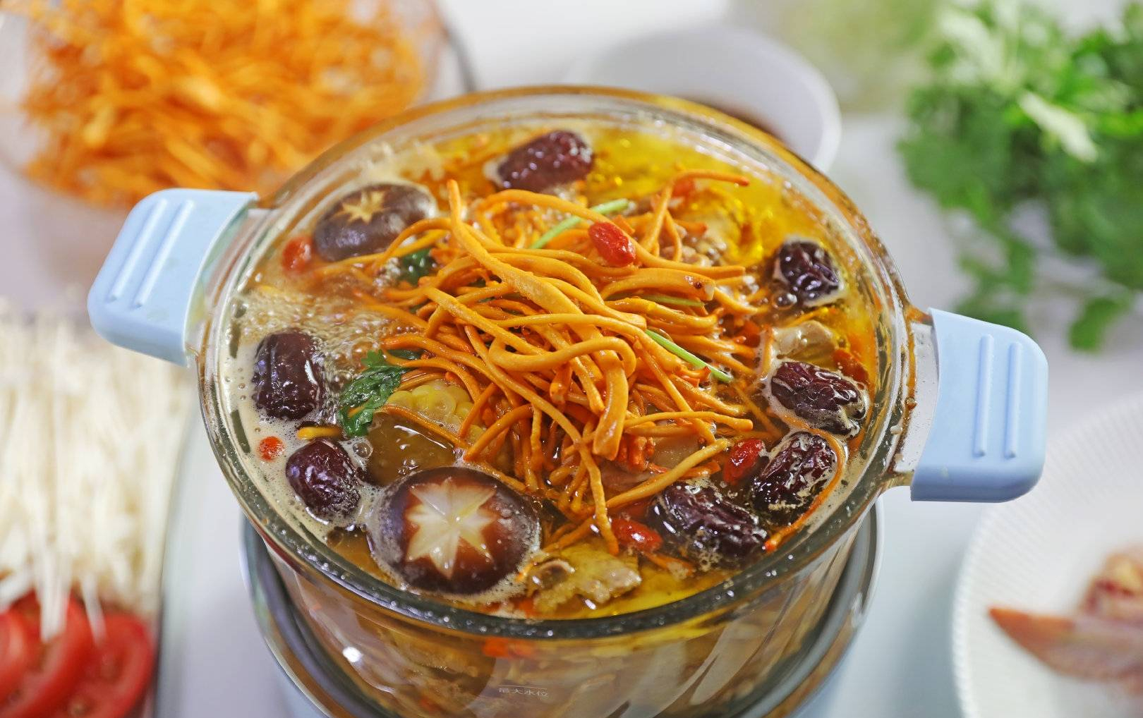 Chỉ cần 2 trái dừa và 1 con gà: Bữa lẩu bổ dưỡng tại nhà khiến nhà hàng phải chào thua- Ảnh 13.