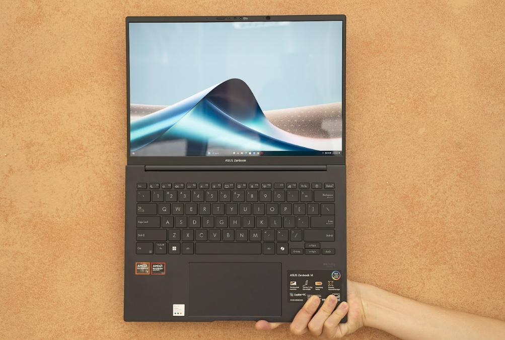 “Giải cứu” tân sinh viên 2K7 khỏi cơn đau đầu chọn laptop vừa mỏng nhẹ vừa đủ hiệu năng- Ảnh 5. “Giải cứu” tân sinh viên 2K7 khỏi cơn đau đầu chọn laptop vừa mỏng nhẹ vừa đủ hiệu năng- Ảnh 5.