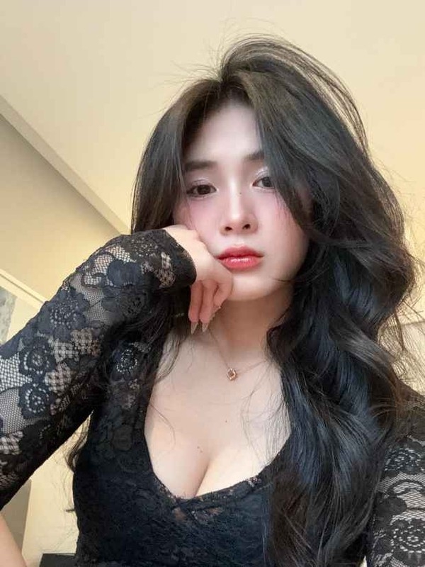 Đặt Trần Hà Linh so sánh với Quỳnh Alee, fan của hot girl Liên Quân phản ứng gắt!- Ảnh 4. Đặt Trần Hà Linh so sánh với Quỳnh Alee, fan của hot girl Liên Quân phản ứng gắt!- Ảnh 4.