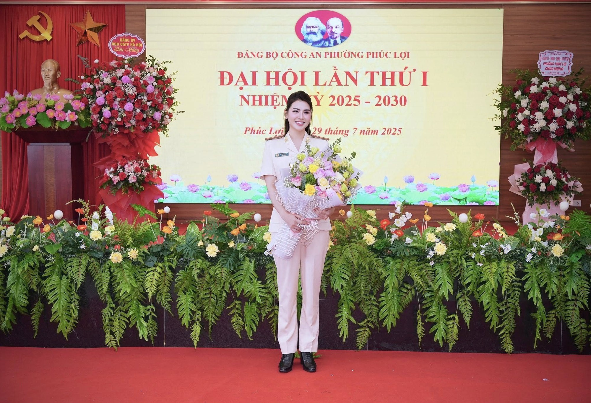 "Girl phố" náo loạn Hồ Gươm lên tiếng sau khi gây sốt MXH: "Vui thôi chứ cô dặn các cháu này"- Ảnh 14.