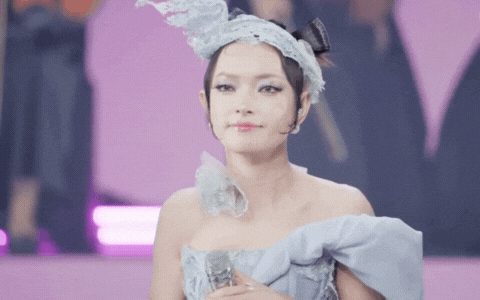 Điểm yếu của Châu Bùi: Quá quan tâm đến cộng đồng mạng nói gì về mình- Ảnh 3.