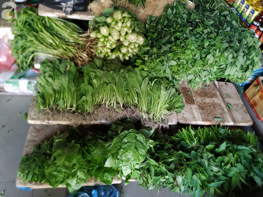 5 "cái bẫy" khi mua rau củ ngoài chợ: Tưởng tươi ngon, hóa ra hàng kém chất lượng- Ảnh 3. 5 "cái bẫy" khi mua rau củ ngoài chợ: Tưởng tươi ngon, hóa ra hàng kém chất lượng- Ảnh 3.