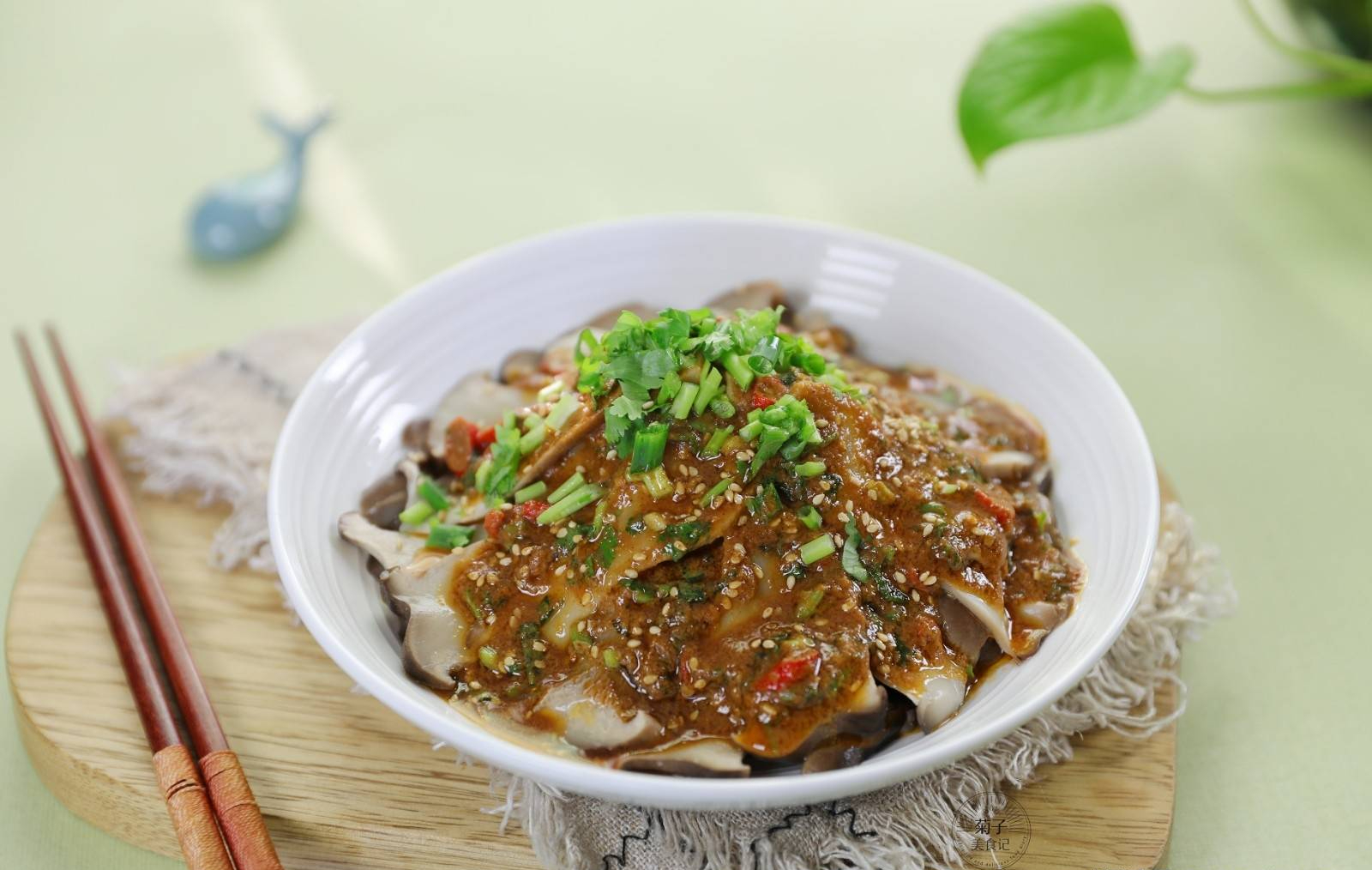 Món chay ngon như thịt: Nấm đùi gà trộn sốt mè thơm béo, 3 phút là hết sạch đĩa- Ảnh 7. Món chay ngon như thịt: Nấm đùi gà trộn sốt mè thơm béo, 3 phút là hết sạch đĩa- Ảnh 7.