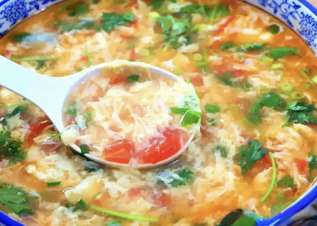 "Đâu mới là cách nấu canh trứng cà chua ngon nhất?": Mách bạn mẹo giúp "hoa" trứng đẹp, mịn và ngon- Ảnh 11. "Đâu mới là cách nấu canh trứng cà chua ngon nhất?": Mách bạn mẹo giúp "hoa" trứng đẹp, mịn và ngon- Ảnh 11.