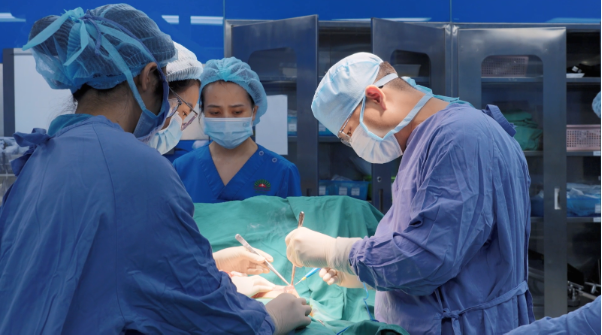 Phẫu thuật ung thư vú: Từ loại bỏ triệt căn đến bảo tồn toàn diện- Ảnh 2. Phẫu thuật ung thư vú: Từ loại bỏ triệt căn đến bảo tồn toàn diện- Ảnh 2.