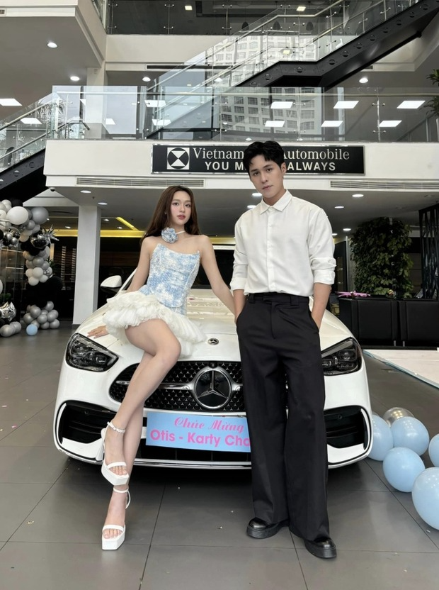 Tiểu thư Điện Biên bị đồn chia tay, nghi vấn "đòi" lại Mẹc hơn 2 tỷ tặng bạn trai- Ảnh 6. Tiểu thư Điện Biên bị đồn chia tay, nghi vấn "đòi" lại Mẹc hơn 2 tỷ tặng bạn trai- Ảnh 6.