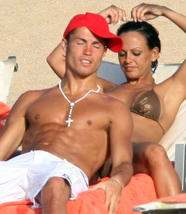 Tình sử thị phi của Ronaldo trước khi đính hôn- Ảnh 6. Tình sử thị phi của Ronaldo trước khi đính hôn- Ảnh 6.