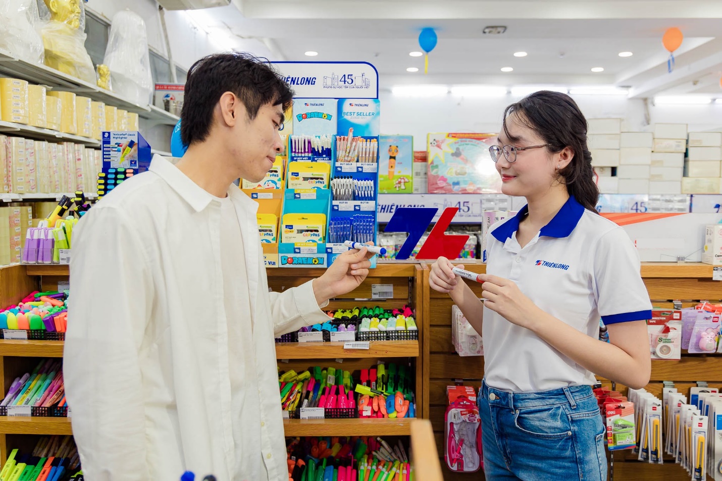 Tựu trường rộn ràng khắp Việt Nam cùng Thiên Long- Ảnh 3.