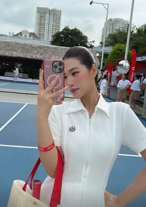 Sân pickleball nóng nhất hôm nay: Loạt hot girl tụ họp, nhan sắc cỡ này vẫn bị body shaming?- Ảnh 1. Sân pickleball nóng nhất hôm nay: Loạt hot girl tụ họp, nhan sắc cỡ này vẫn bị body shaming?- Ảnh 1.