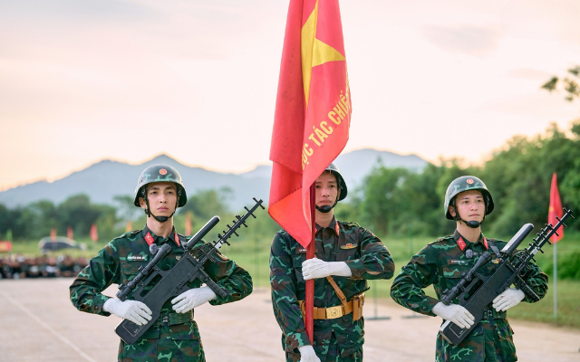 Thoại đúng 7 chữ, Thượng Úy Lê Hoàng Hiệp được khen vì hành động chuyên nghiệp- Ảnh 1.