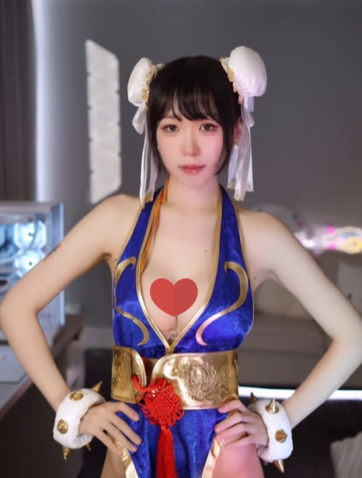 Trình làng màn cosplay Chun-li "đốt mắt", nữ cosplayer trăm nghìn người theo dõi liệu có soán ngôi Lê Bống trong lòng fan?- Ảnh 1.