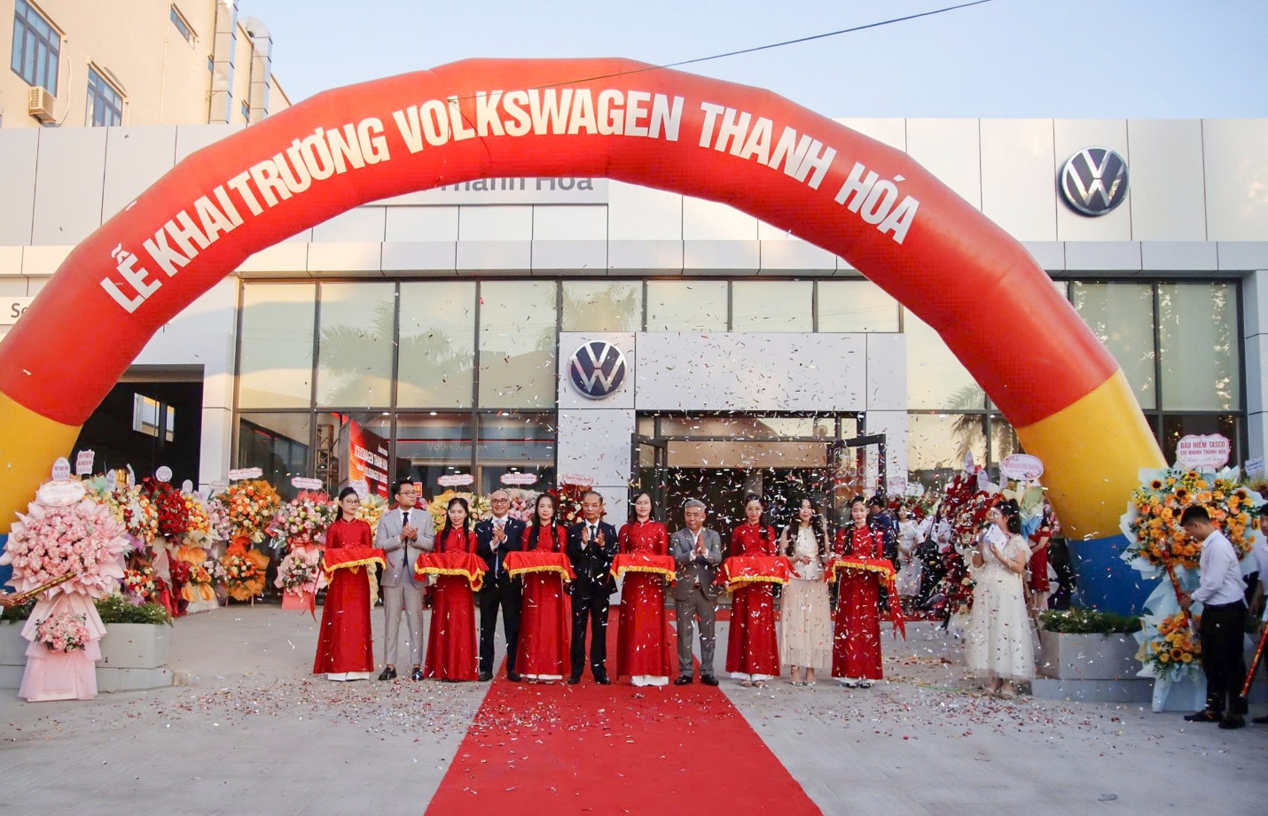 Volkswagen Việt Nam khai trương đồng loạt 5 đại lý- Ảnh 4.