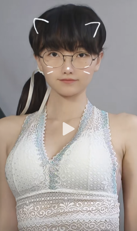 Thay đồ gợi cảm trên livestream, hot girl "Faker phiên bản nữ" nhận kết chẳng như mơ- Ảnh 4.