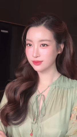 Đỗ Mỹ Linh “lên đồ” hộ tống chồng thiếu gia dự event, nhan sắc-khí chất được khen nức nở, chuẩn phu nhân Chủ tịch!- Ảnh 2.