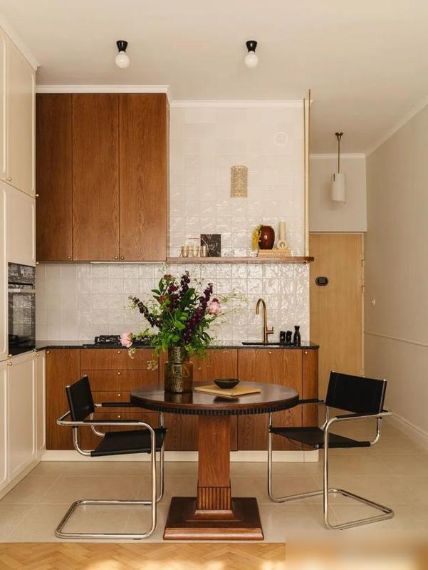 Người phụ nữ 56 tuổi sống một mình trong căn hộ 35m²: Bước vào mới thấy thế nào là thanh lịch và đáng sống- Ảnh 2.