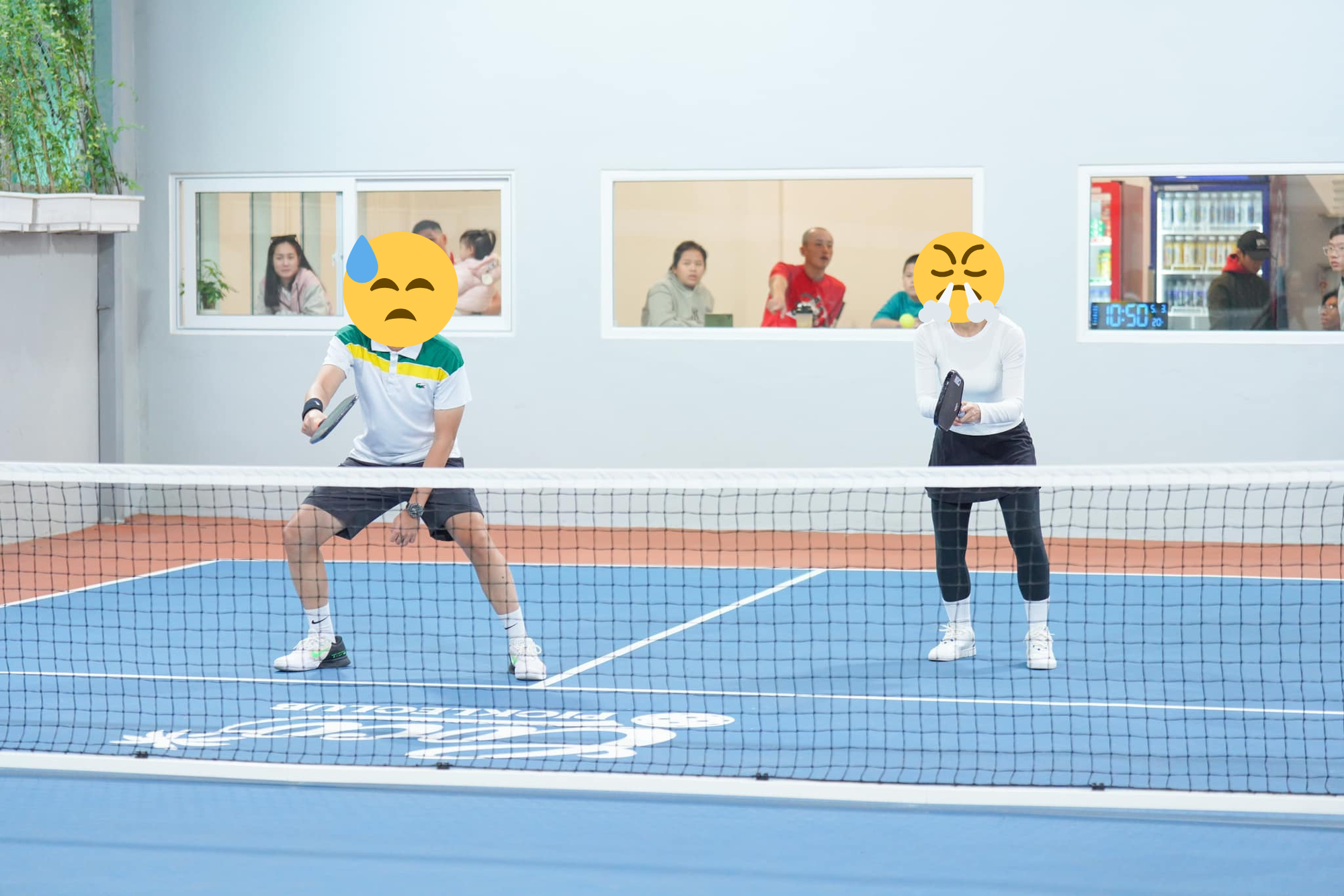 Tranh cãi chuyện "dồn bóng vào nữ" khi chơi pickleball: Chiến thắng hay fair-play mới quan trọng?- Ảnh 2.