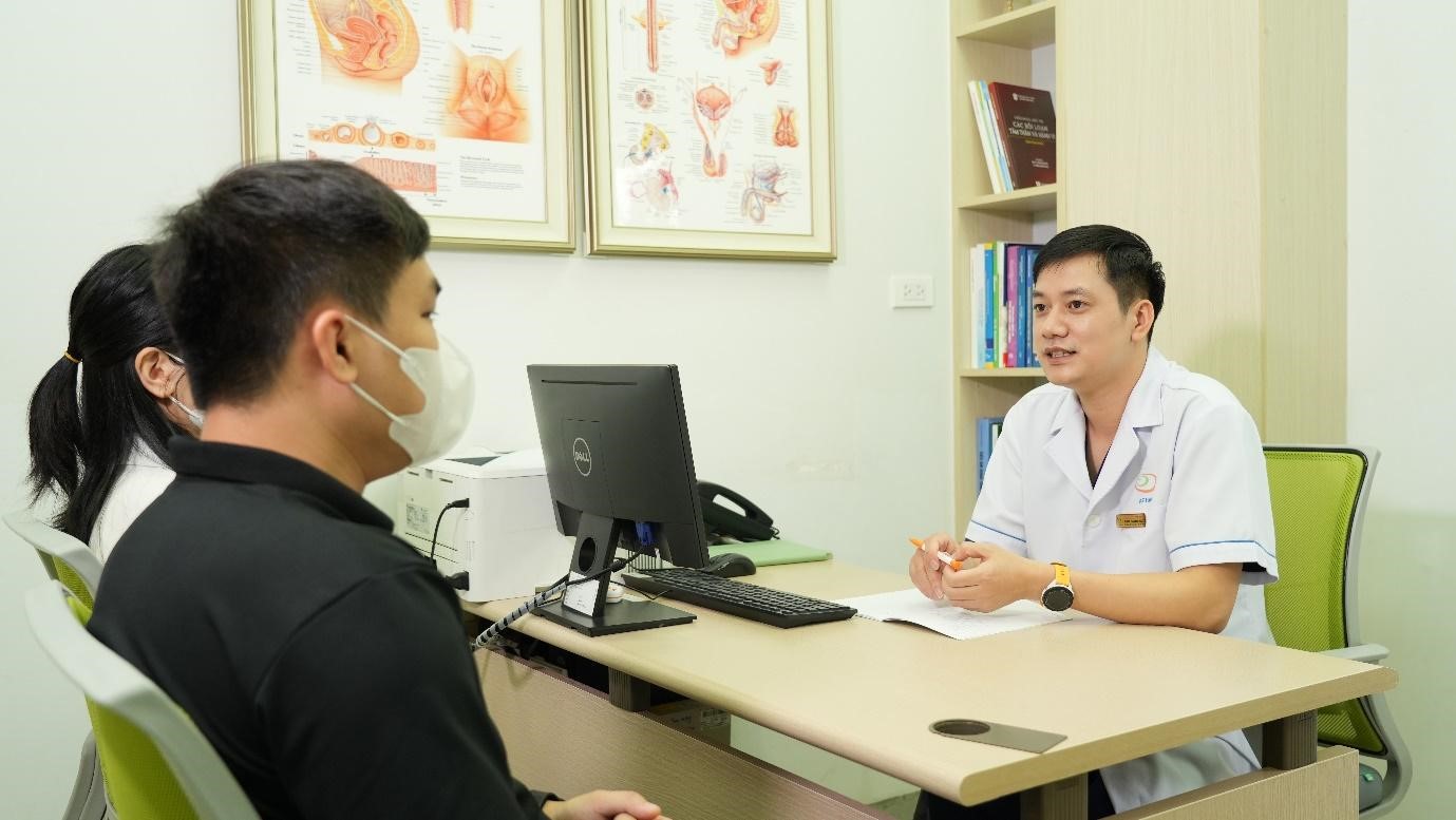 Cưới 1 năm vẫn gặp khó khăn trong “chuyện ấy”: Nguyên nhân khiến bác sĩ ngỡ ngàng- Ảnh 1.