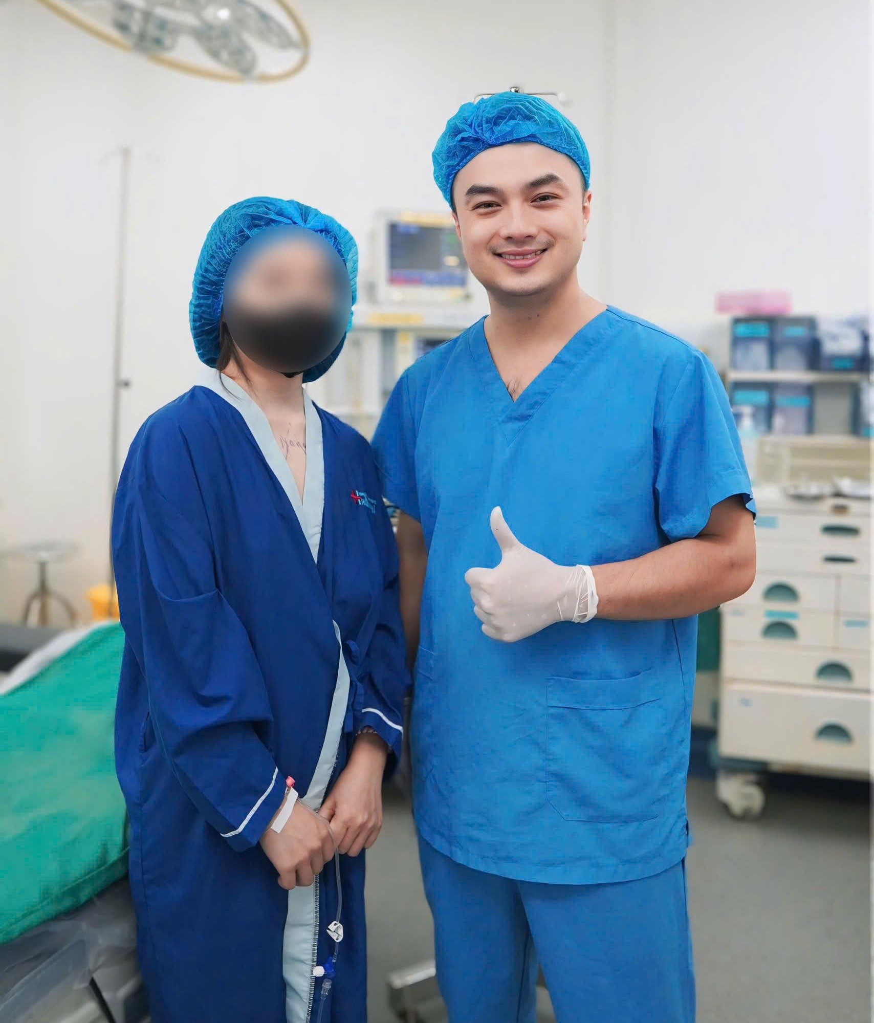 Từ mặc cảm đến toả sáng: Những ca "lột xác" ngoạn mục dưới bàn tay của bác sĩ Huỳnh Quang Tuấn- Ảnh 1.