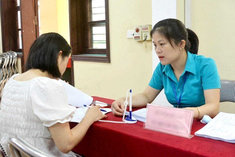Những điều cần biết về nghỉ hưu trước tuổi từ năm 2025: Ai được hưởng trợ cấp, không bị trừ tỷ lệ lương hưu?- Ảnh 1.