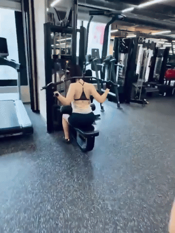 Không thể tin nổi đây là quốc bảo nhan sắc xứ Hàn Son Ye Jin, vào phòng gym cơ bắp cuồn cuộn cỡ này!- Ảnh 2.