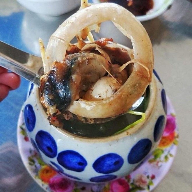 Những đặc sản Việt Nam nhìn "hết hồn" nhưng ăn vào lại ngon quên lối về- Ảnh 1.