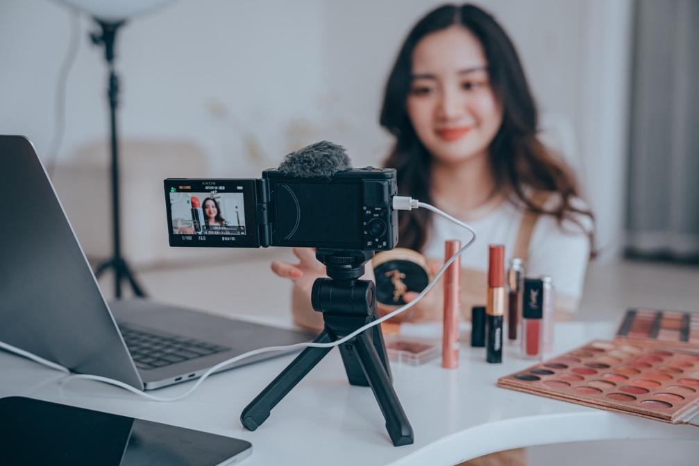 Bí quyết đằng sau những phiên livestream bán hàng cuốn hút- Ảnh 1.
