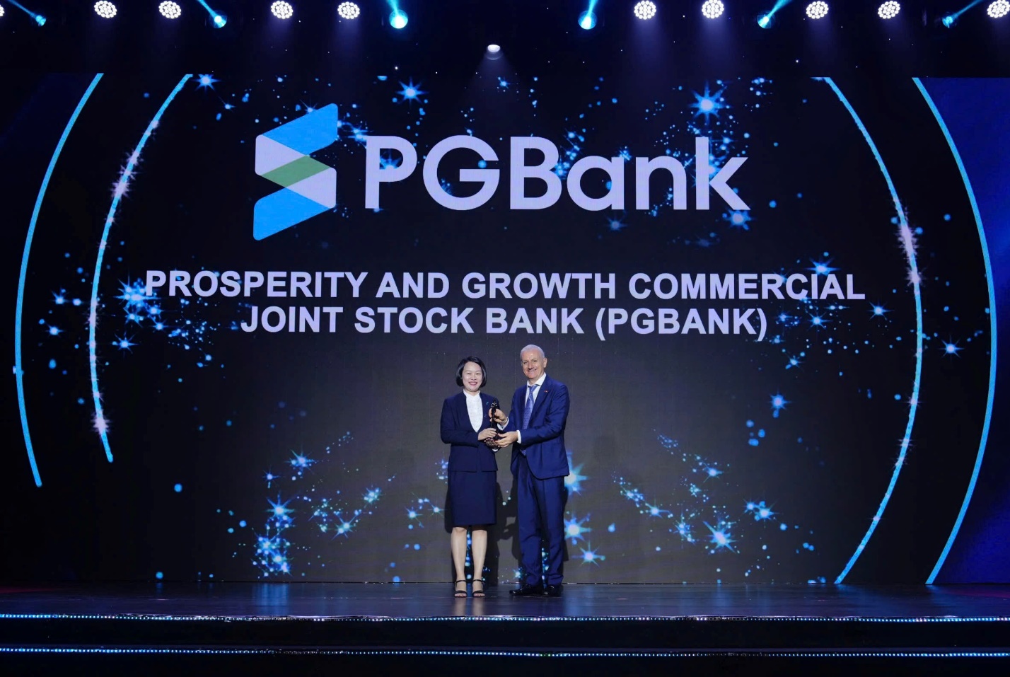 PGBank vinh dự nhận giải thưởng “Nơi làm việc tốt nhất châu Á” do HR Asia bình chọn- Ảnh 3.