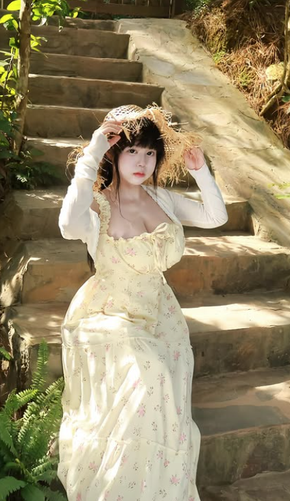 Cosplay Bạch Tuyết, hot girl Instagram gây "sốt" với vẻ đẹp lấn át bản gốc- Ảnh 12.