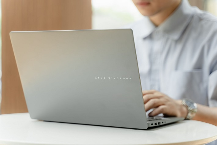 Cùng ASUS vào mùa tựu trường 2025 với loạt laptop AI mỏng nhẹ, hiệu năng cao- Ảnh 1.