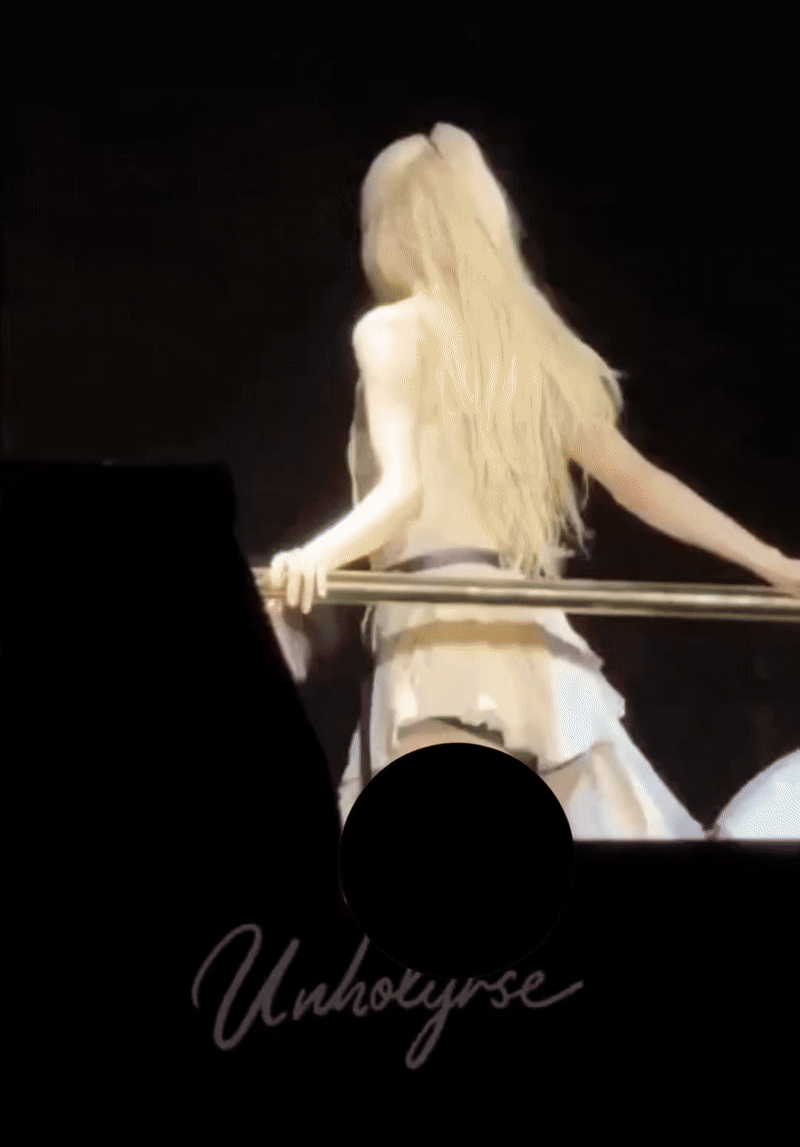 BLACKPINK lấn sâu “vùng cấm”, ngày càng phản cảm vì ăn mặc hở hang quá đà- Ảnh 9.