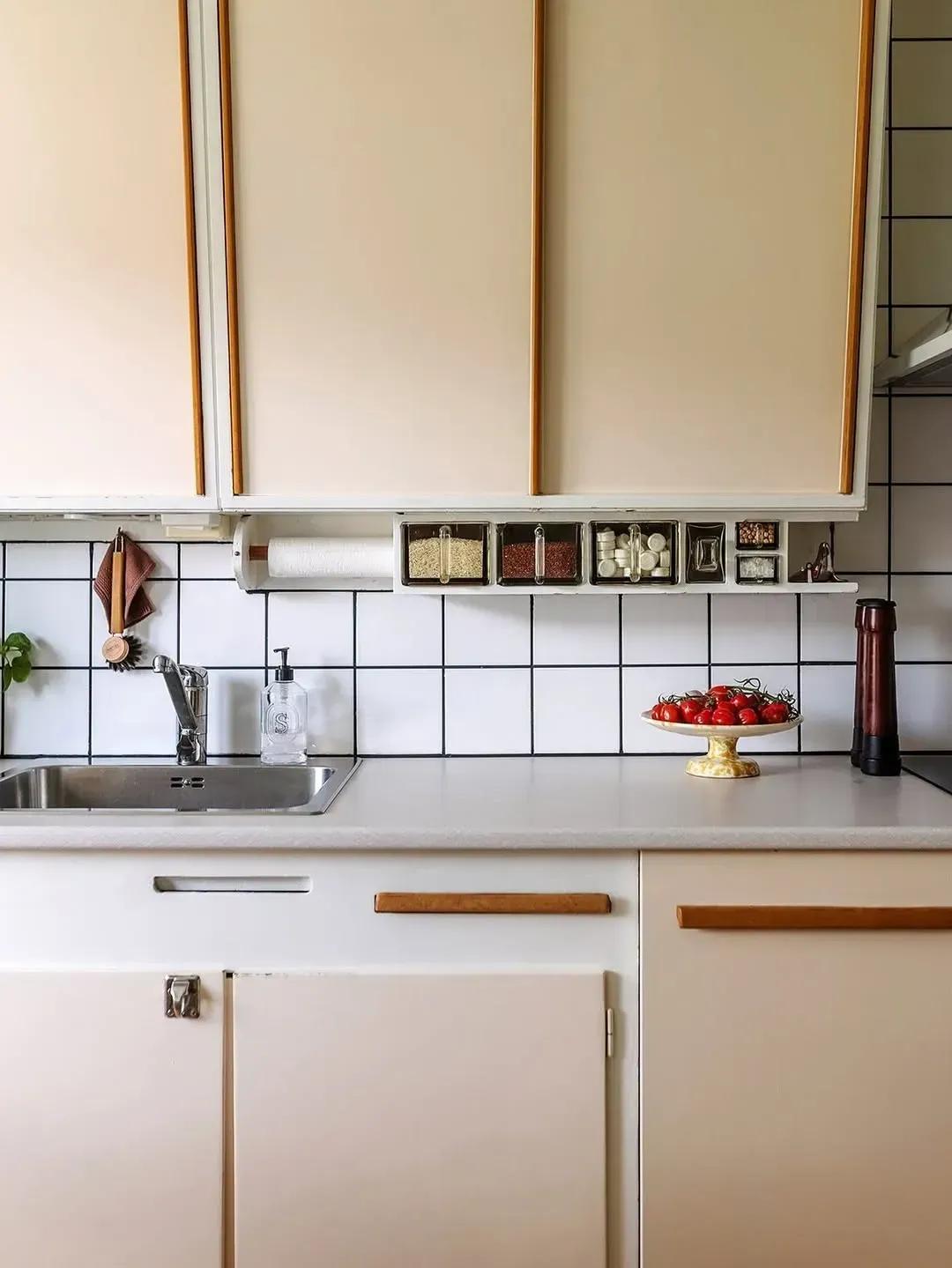 Nhà nhỏ cần lưu ý phong thủy không? Câu trả lời từ căn hộ 57m2 tinh tế khiến ai cũng muốn dọn về ở ngay- Ảnh 3. Nhà nhỏ cần lưu ý phong thủy không? Câu trả lời từ căn hộ 57m2 tinh tế khiến ai cũng muốn dọn về ở ngay- Ảnh 3.