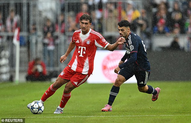Sao trẻ Bayern Munich cưa đổ con gái cưng của huyền thoại bóng đá, visual nàng WAG không điểm chê, body mới nuột nà- Ảnh 4.