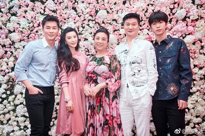 Kịch bản thế kỷ: Phạm Băng Băng yêu lại "tình cũ 4.000 tỷ", chuẩn bị tổ chức hôn lễ triệu đô dang dở 1 thời?- Ảnh 5. Kịch bản thế kỷ: Phạm Băng Băng yêu lại "tình cũ 4.000 tỷ", chuẩn bị tổ chức hôn lễ triệu đô dang dở 1 thời?- Ảnh 5.
