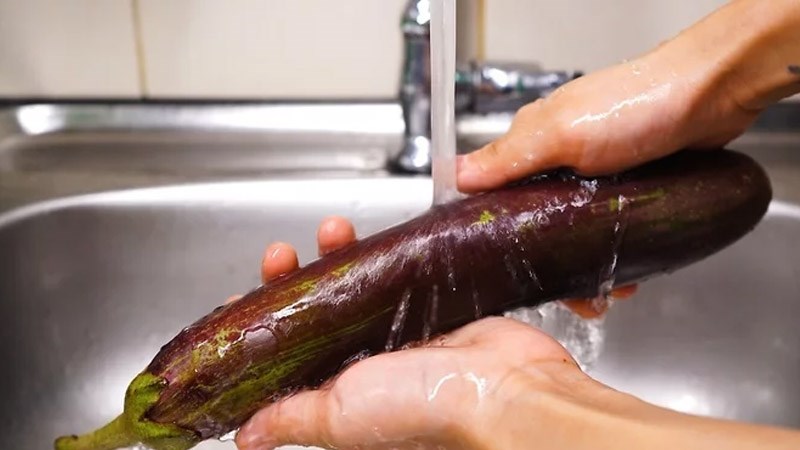 Dùng 2 nguyên liệu có tác dụng giảm cân, thải độc này làm món ăn cực đưa vị mà chỉ "nháy mắt" là xong- Ảnh 1.