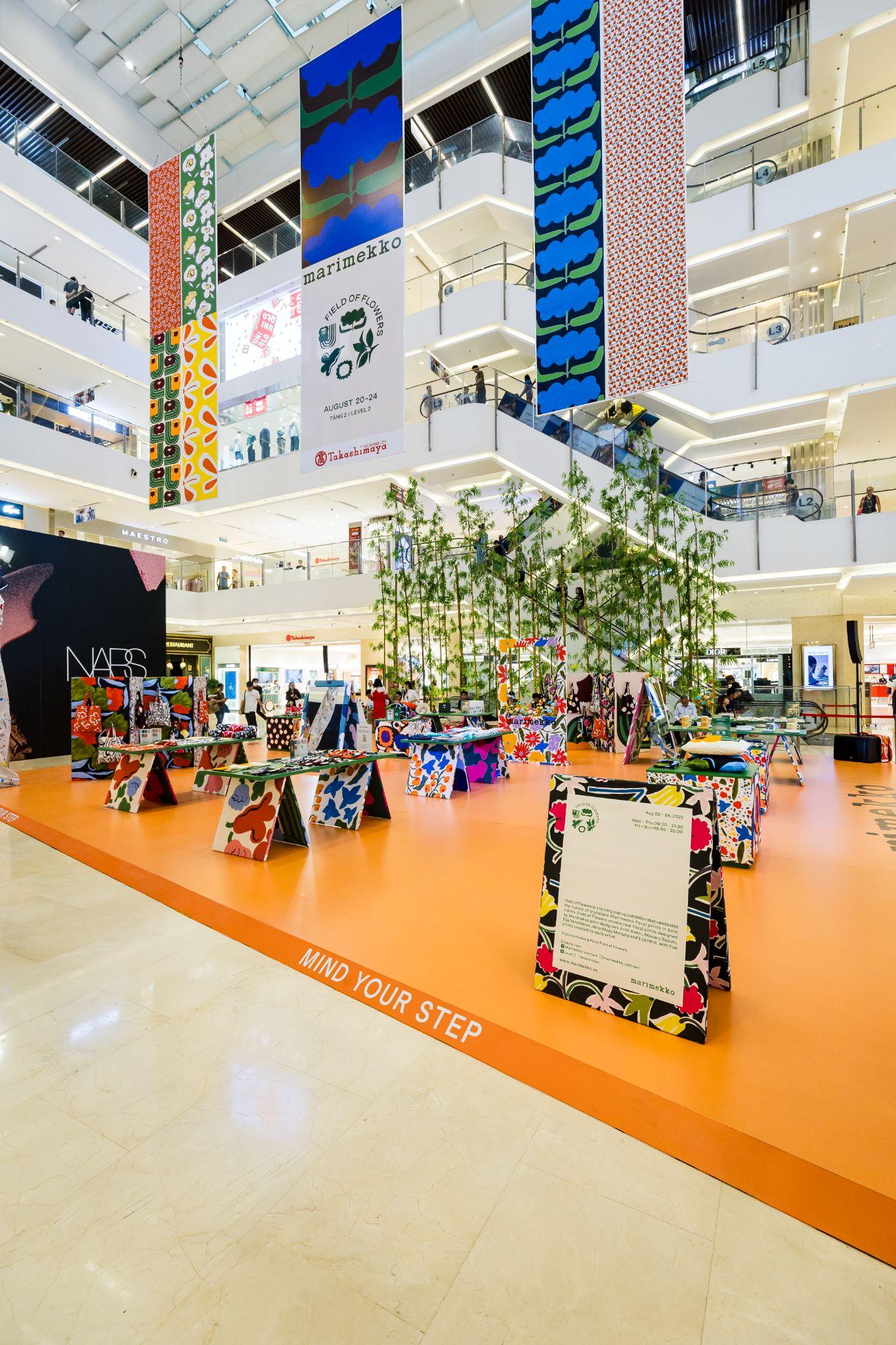 Giới mộ điệu đổ bộ check-in “cánh đồng hoa” đến từ nhà mốt thời trang Bắc Âu Marimekko- Ảnh 1. Giới mộ điệu đổ bộ check-in “cánh đồng hoa” đến từ nhà mốt thời trang Bắc Âu Marimekko- Ảnh 1.