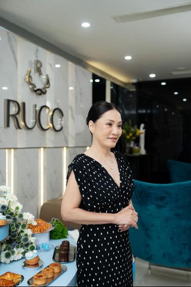 Nghệ sĩ Hồng Đào rạng rỡ tại sự kiện, tiết lộ bí kíp giữ gìn nhan sắc ở tuổi 63- Ảnh 2.