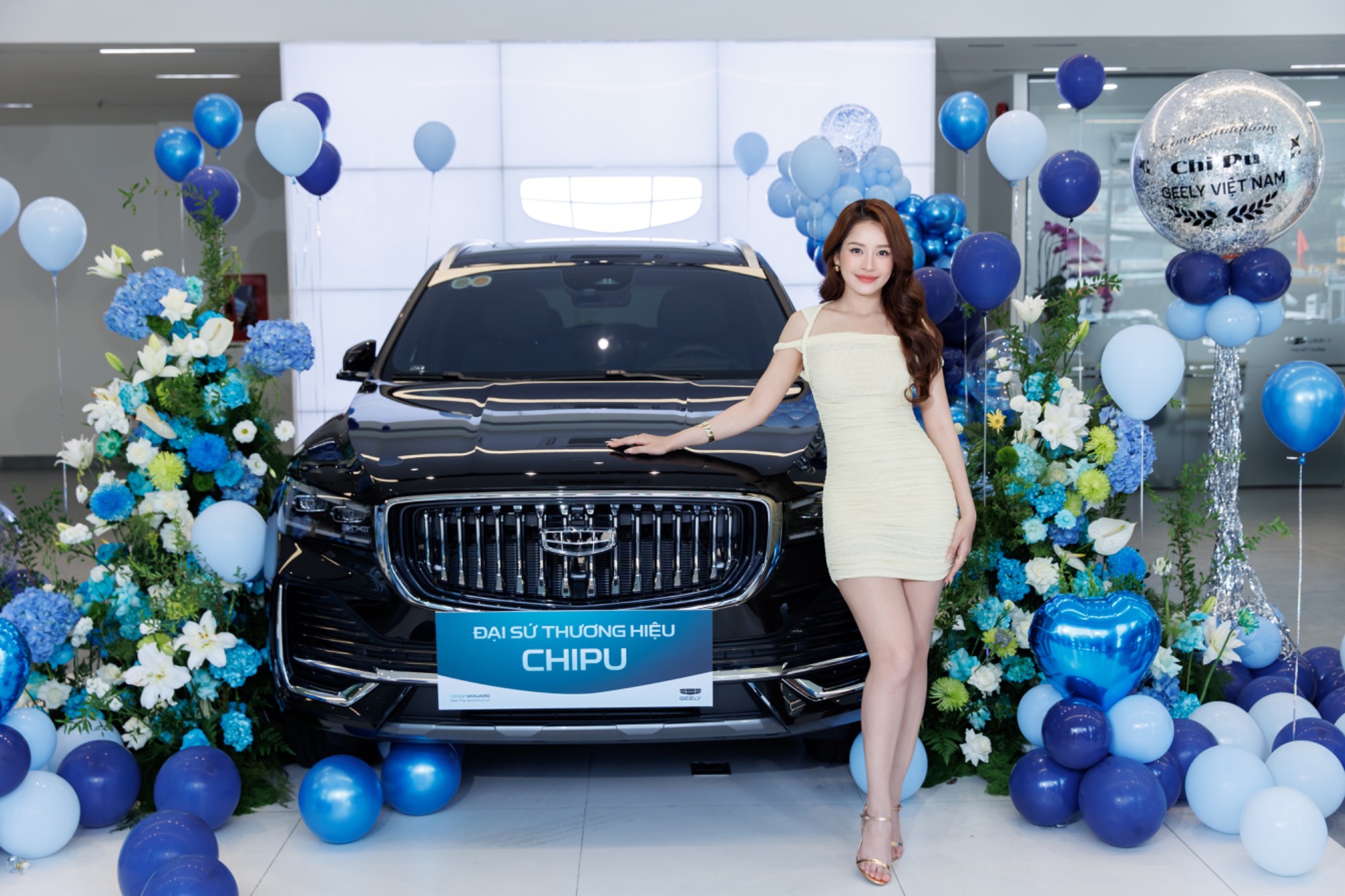 Chi Pu trải nghiệm SUV Geely Monjaro: Ghế massage, dàn loa Infinity, cửa sổ trời panorama- Ảnh 4.
