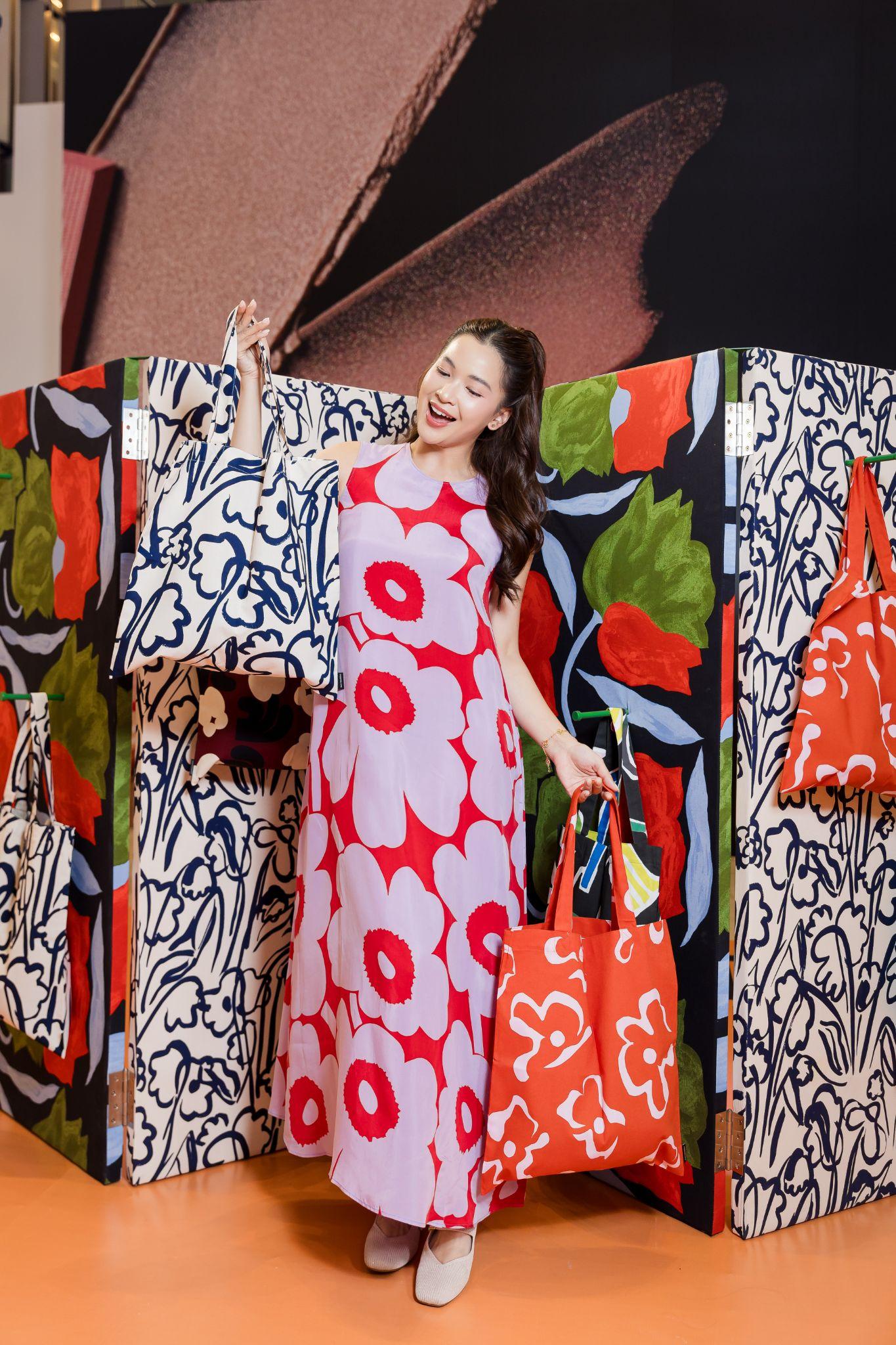 Giới mộ điệu đổ bộ check-in “cánh đồng hoa” đến từ nhà mốt thời trang Bắc Âu Marimekko- Ảnh 6. Giới mộ điệu đổ bộ check-in “cánh đồng hoa” đến từ nhà mốt thời trang Bắc Âu Marimekko- Ảnh 6.